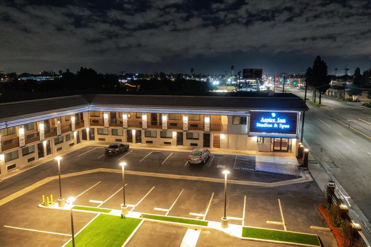 Aspire Inn Studios & Spas ベルフラワー エクステリア 写真