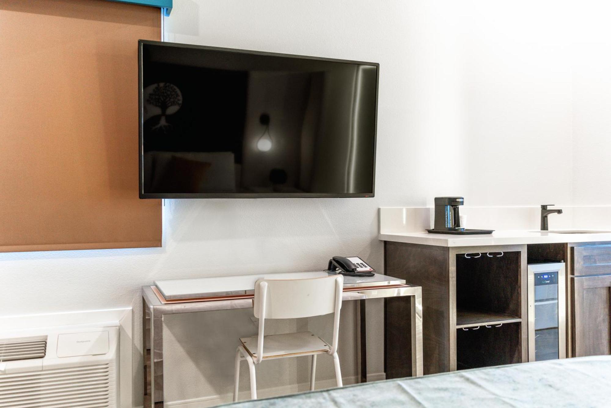 Aspire Inn Studios & Spas ベルフラワー エクステリア 写真